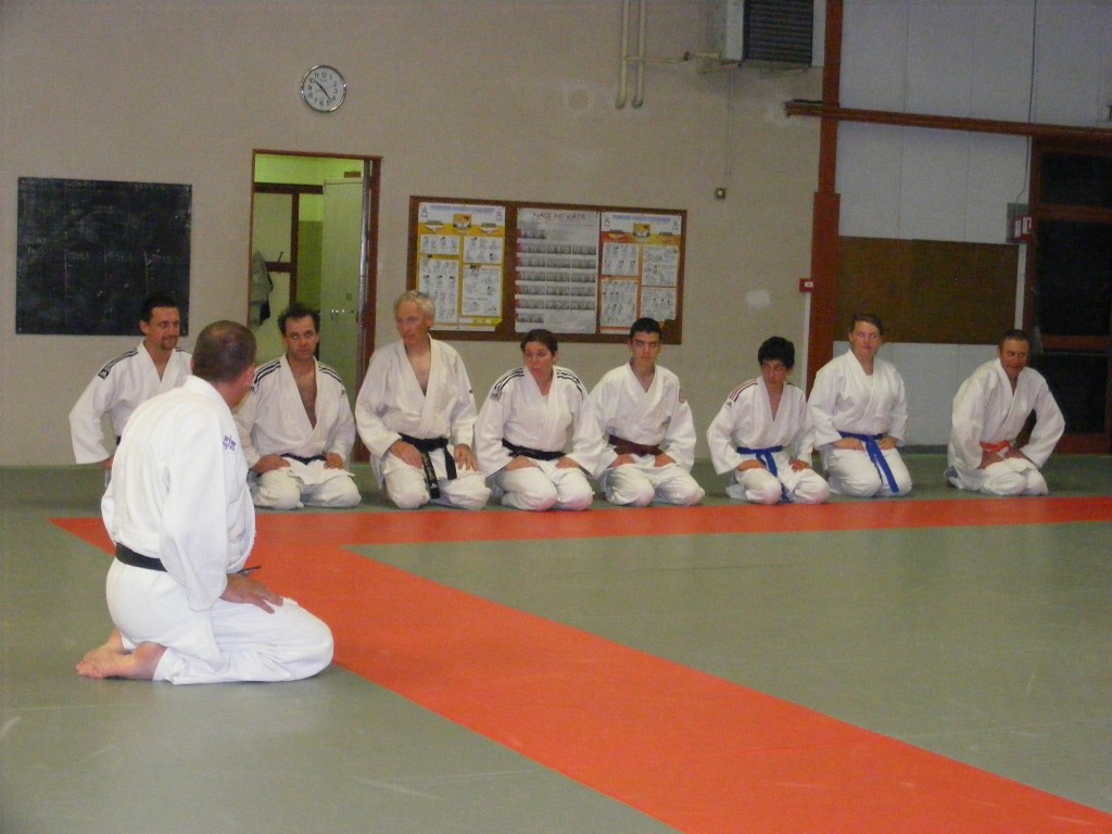 Le groupe adultes Judo présent, malgré un match de foot à la télé. 